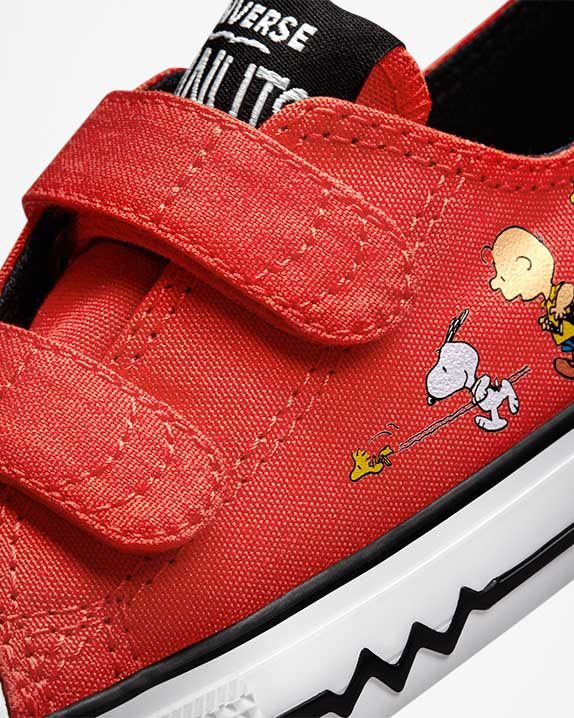 Kids Converse X Peanuts Chuck Taylor All Star Toddler 2V Low Top Signal Red